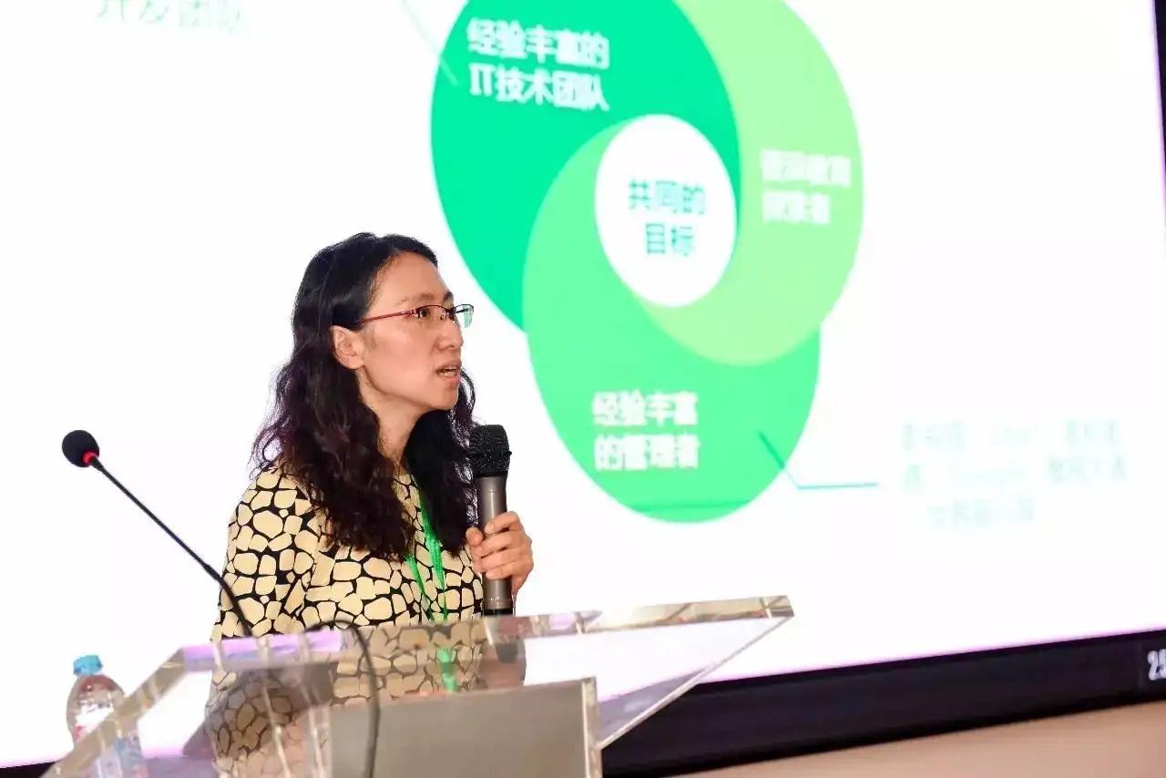 回顾"清华才女"李一诺:27岁博士毕业4年生3个娃替世界首富花钱