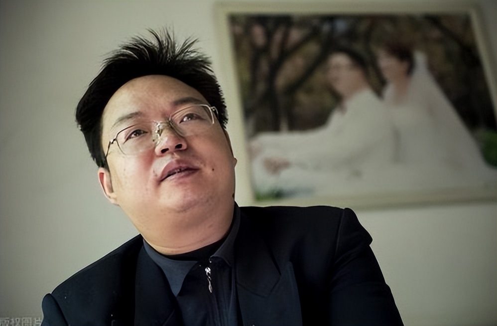 曾经的理科状元清华高材生,因走错一步回乡做保安,从不去同学会