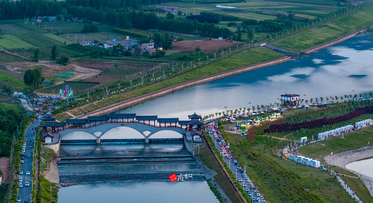 鄠邑区涝峪新建一个天桥湖景区,迎合了"微度假"需求,可能会火