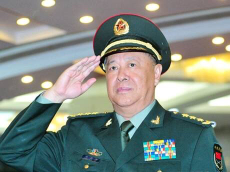 沈阳军区副司令佟宝存在饭店被歹徒骚扰,他将其制服后移送公安局