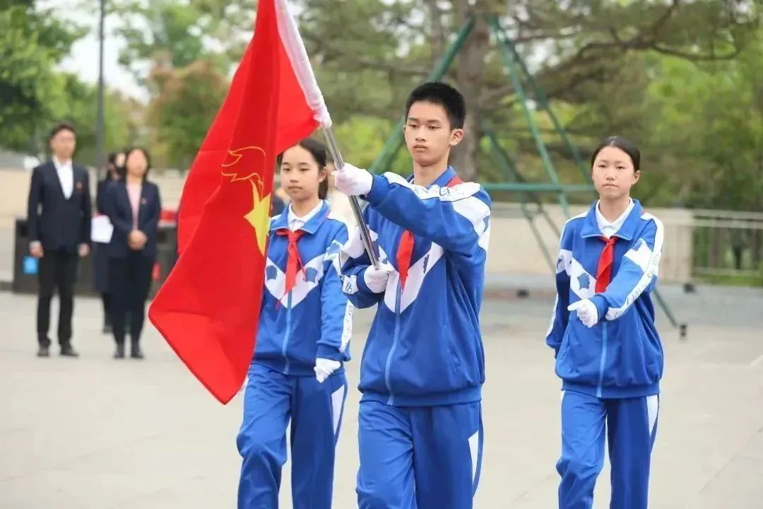 "告别少年 迈向青春"——北京市第六十五中学与香山革命纪念馆共同