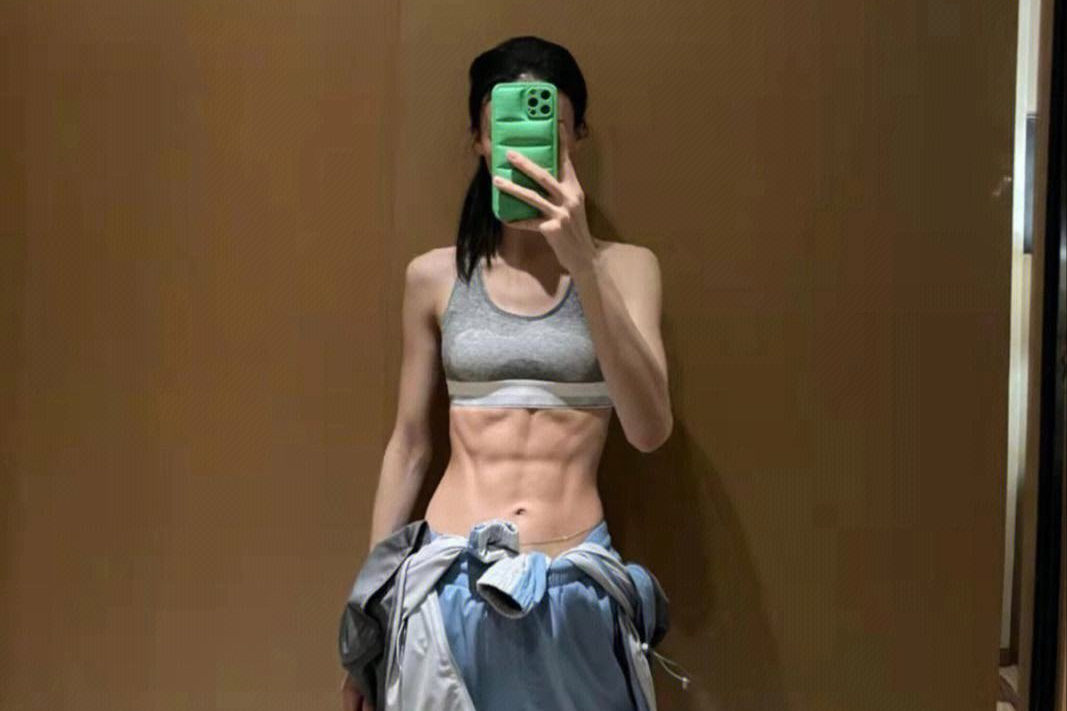 金晨花样姐姐泳装出圈!网友:我的好兄弟