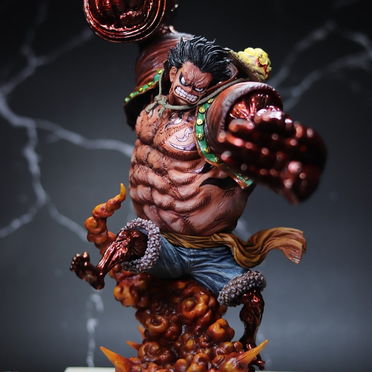 今年一月份重新涂装的一个海贼王路飞手办,原本的模型是日本原型师岩