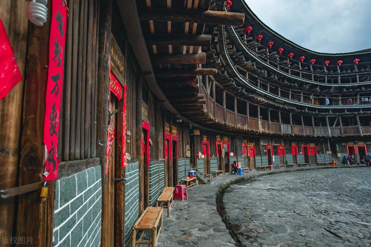 福建客家土楼:传承千年的文化遗产与建筑奇迹