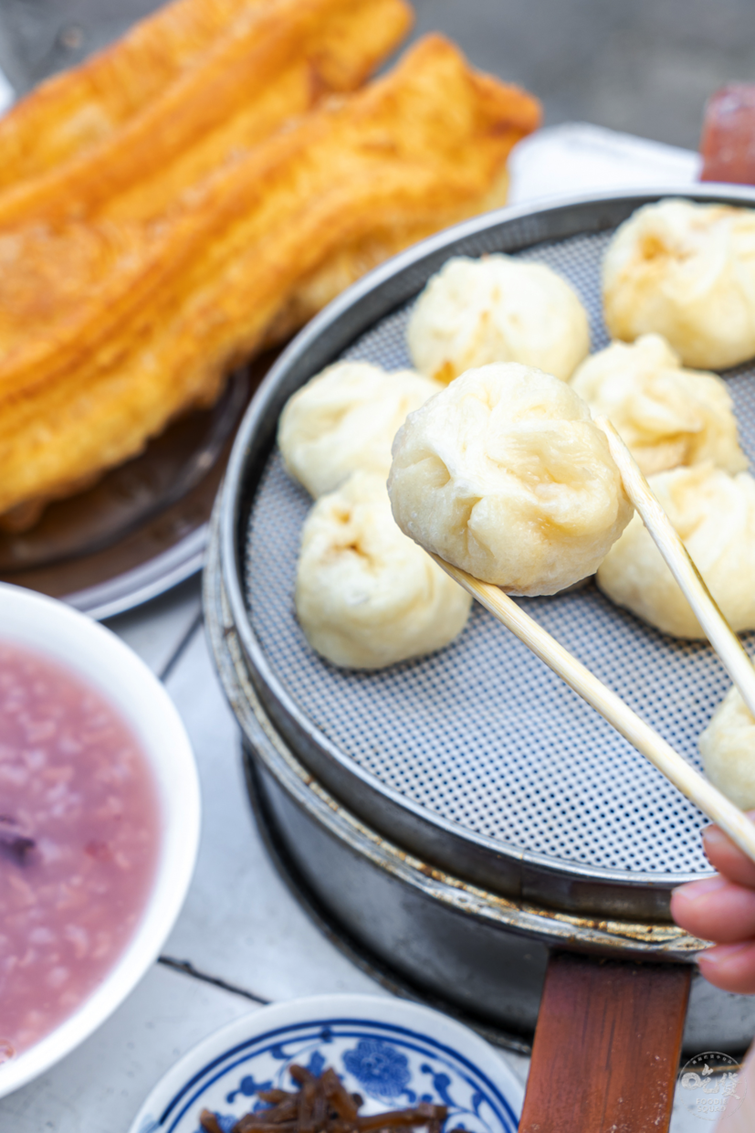 襄阳平房巷口里的早点店,早上九点可能就卖光了!