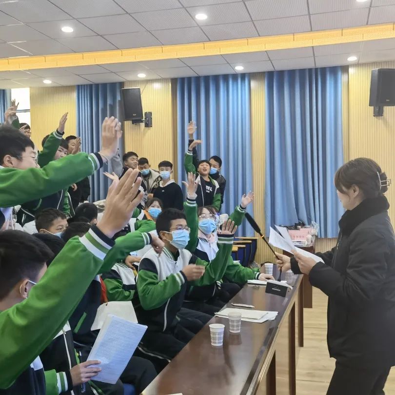 两级法院"青少年法治教育实践基地" 授牌仪式在宝兴县灵关中学举行