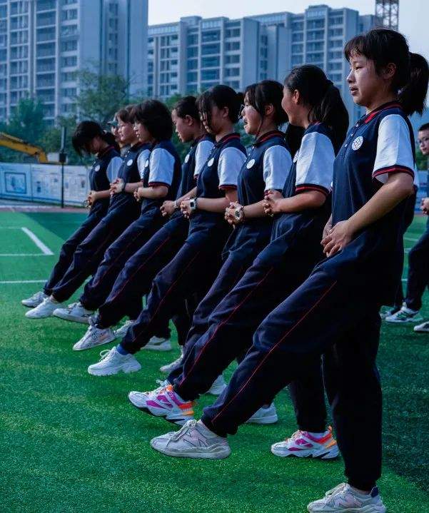 铜仁民族中学夏季校服图片