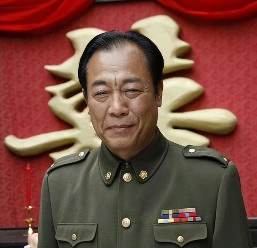 同是演特务头子,《潜伏》吴站长《风声》王处长一比,差别就出来了