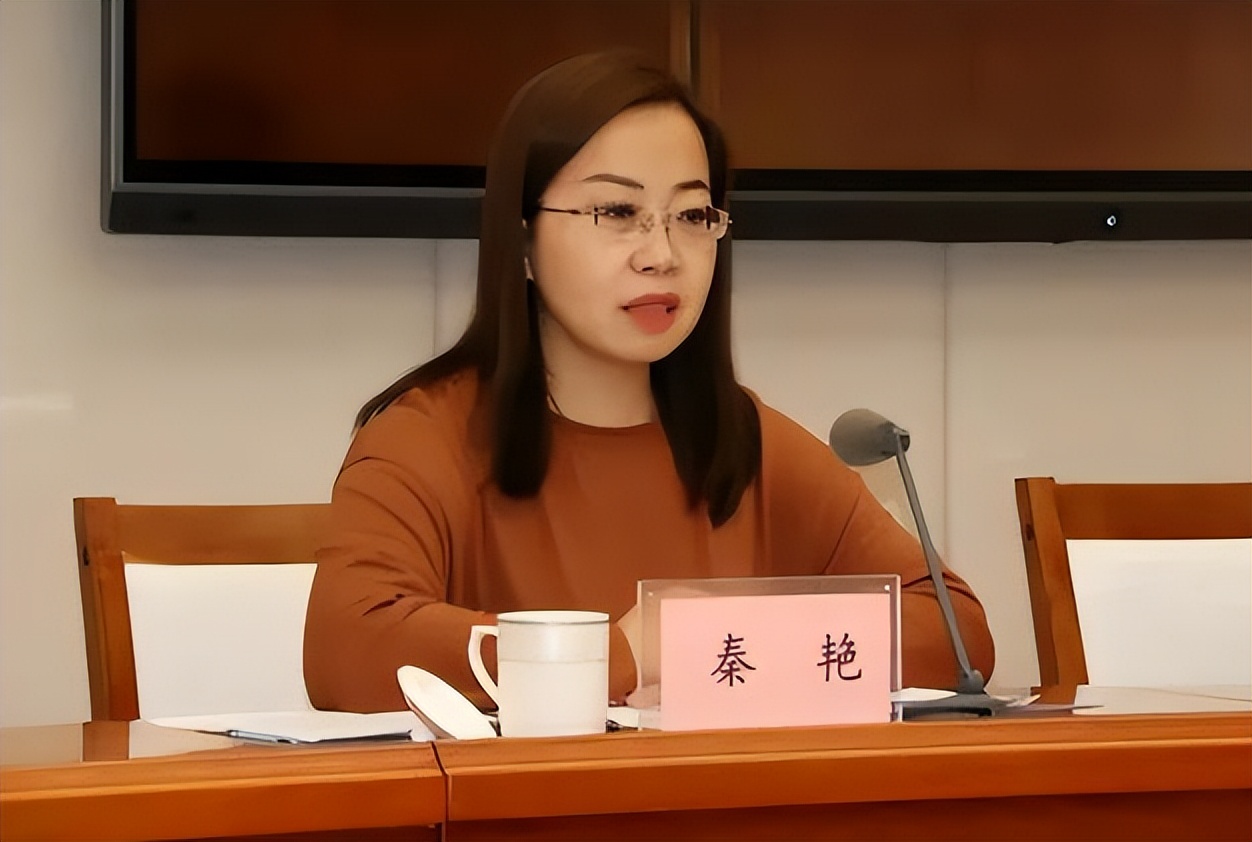 全国"最年轻"美女厅长,实力不俗履历丰富,值得学生追的"星"