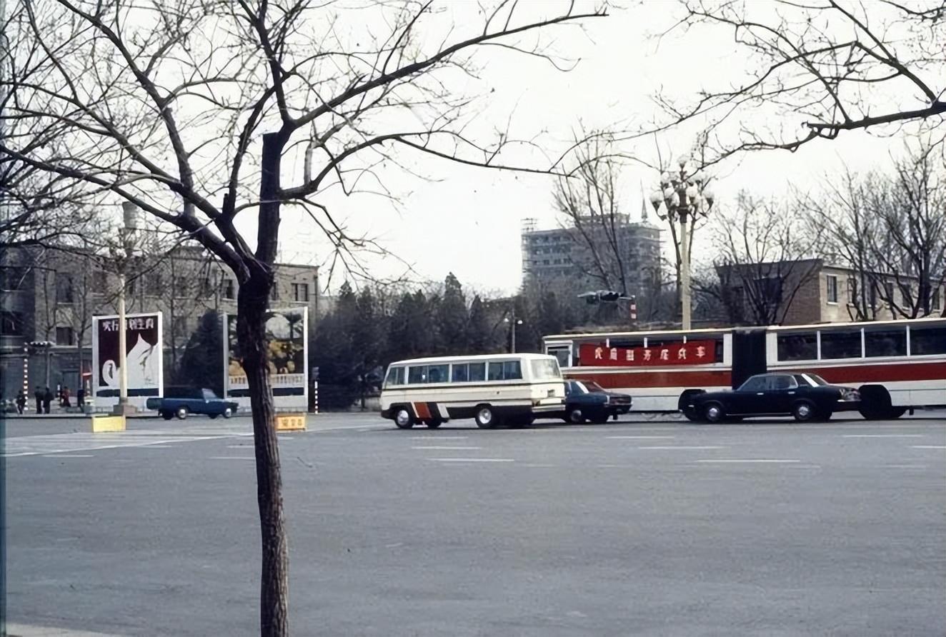 80年代的北京老照片:迷人的街景和日常生活