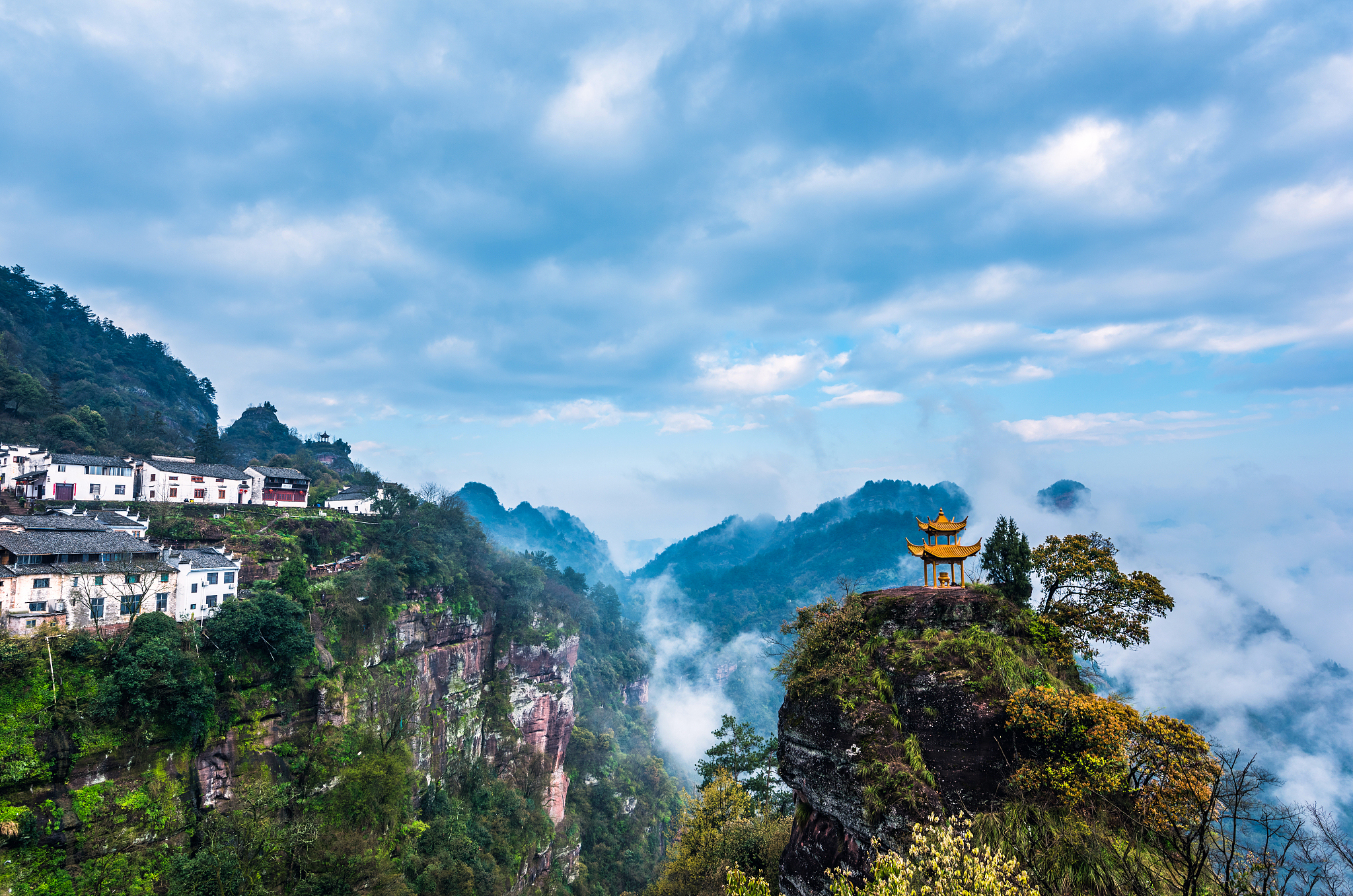 市宣汉县,是一座以奇峰怪石,秀丽山水和悠久历史文化而著名的旅游胜地