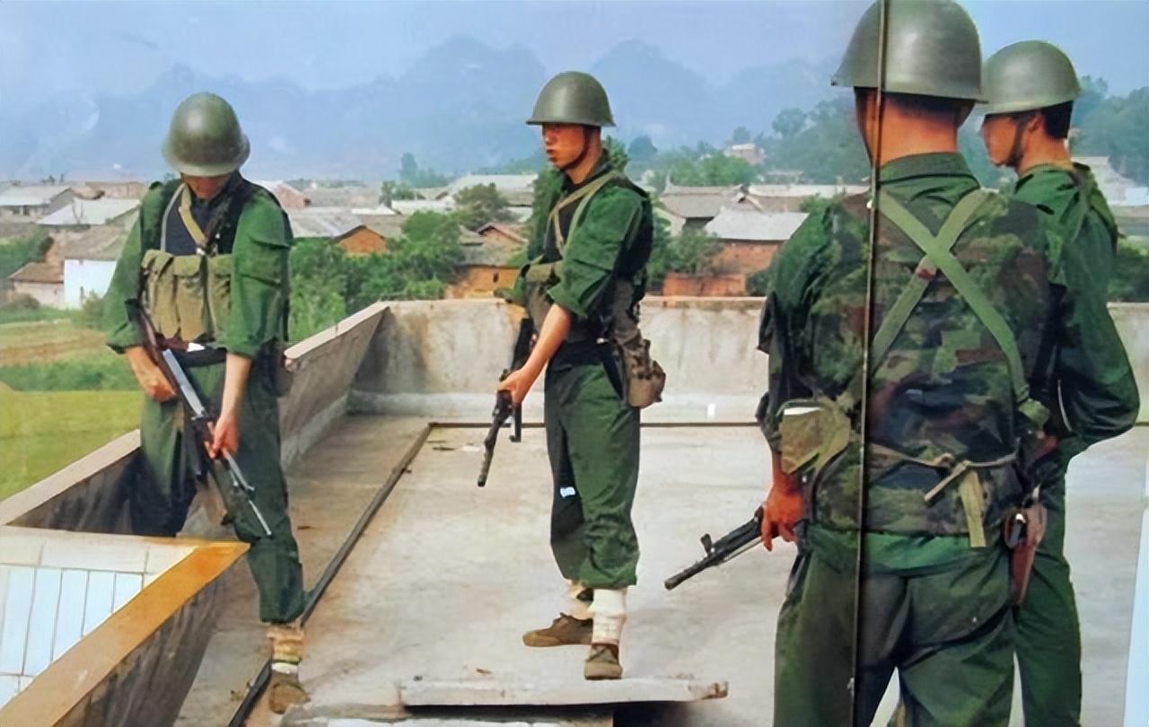 1992年云南平远街严打真实影像:3000军警81天围剿犯罪分子