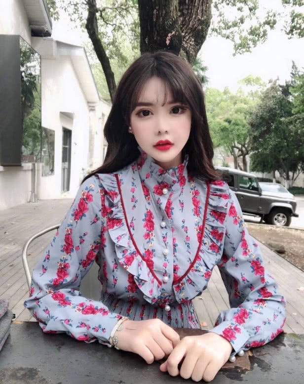 网红"桃花宝宝"整容上百次,如今呼吁不整容,网友:早干嘛去了