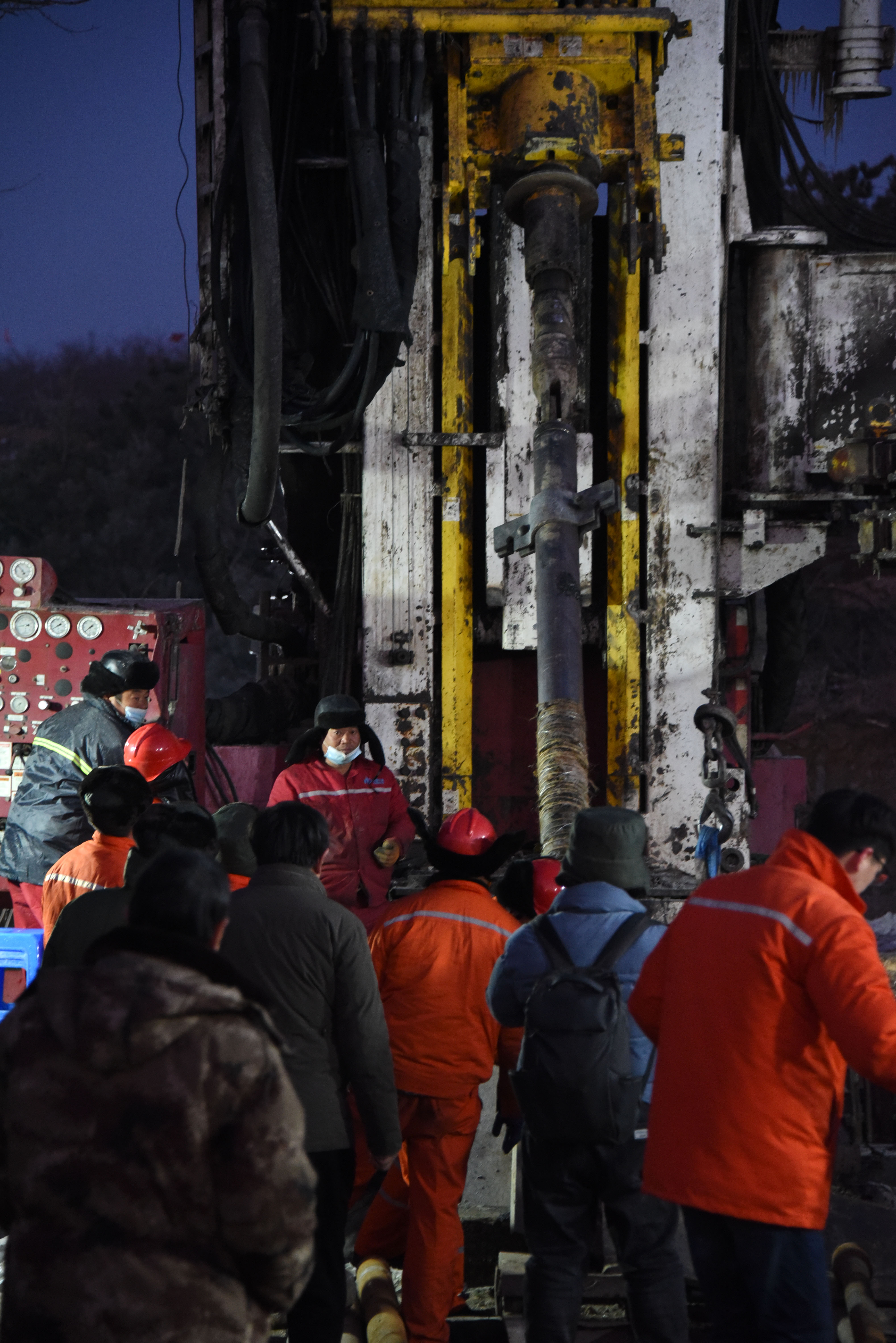 "救援不停,就有希望"——直击山东笏山金矿爆炸事故救援关键细节(7)