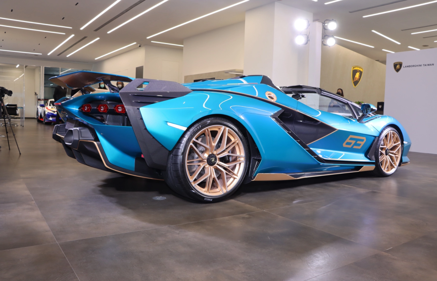 超跑中稀有物种,全球限量19部的兰博基尼sian roadster