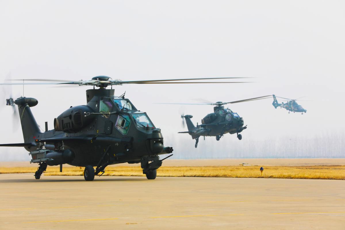 减重后又增重,直10披上装甲贴海突防,解放岛屿作战,没它真不行