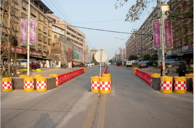 注意!常宁大桥新增限宽墩,请过往车辆减速慢行!