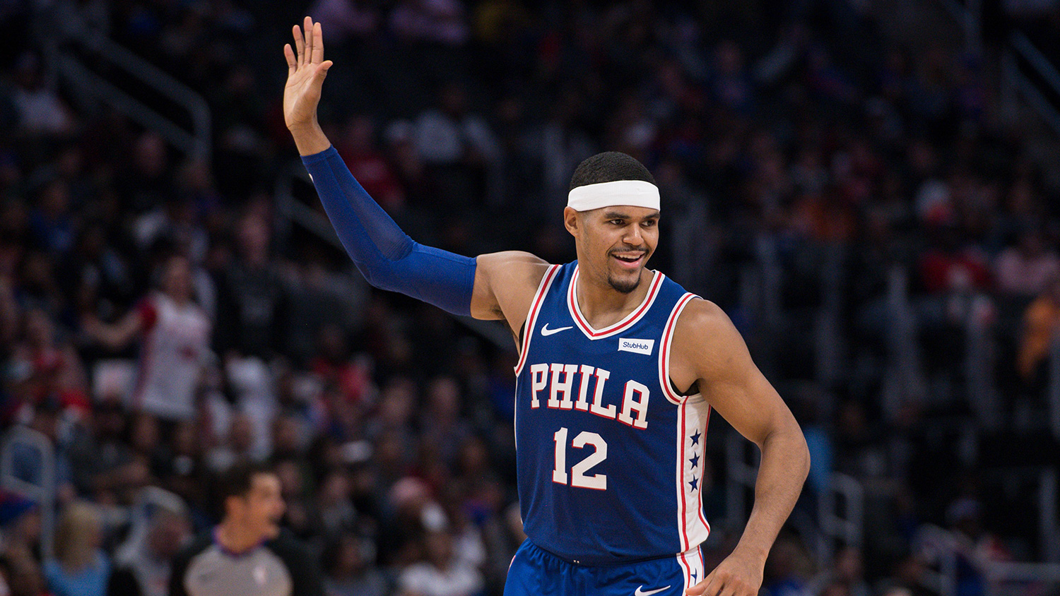 球天下—高薪低能?巨额合同掩盖了哈里斯和霍福德的重要性