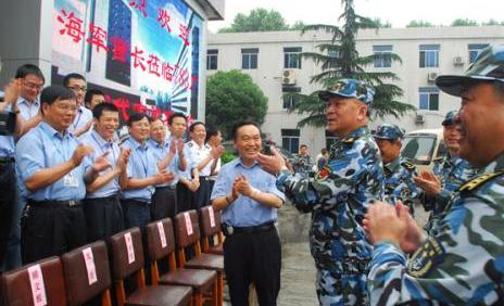 海军上将胡彦林,毕业于海军工程大学,曾任海军政委,政协常委