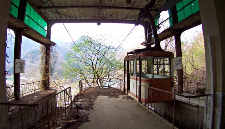 奥多摩缆车沿线的「みとうさんぐち」站