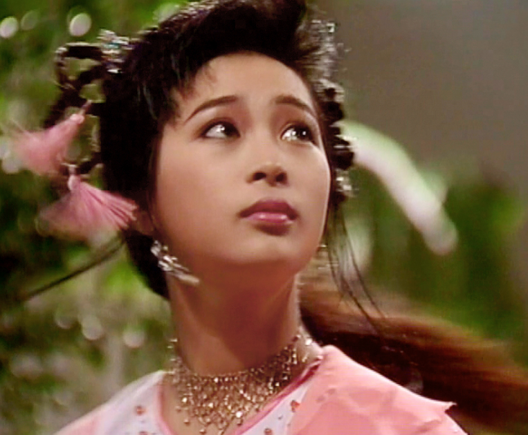 她既是"铁心兰",也是"赵敏",退圈21年她的美仍然被观众记起