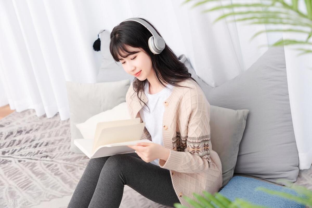 今天又读了张晓风的一篇散文,《地毯的那一端》.