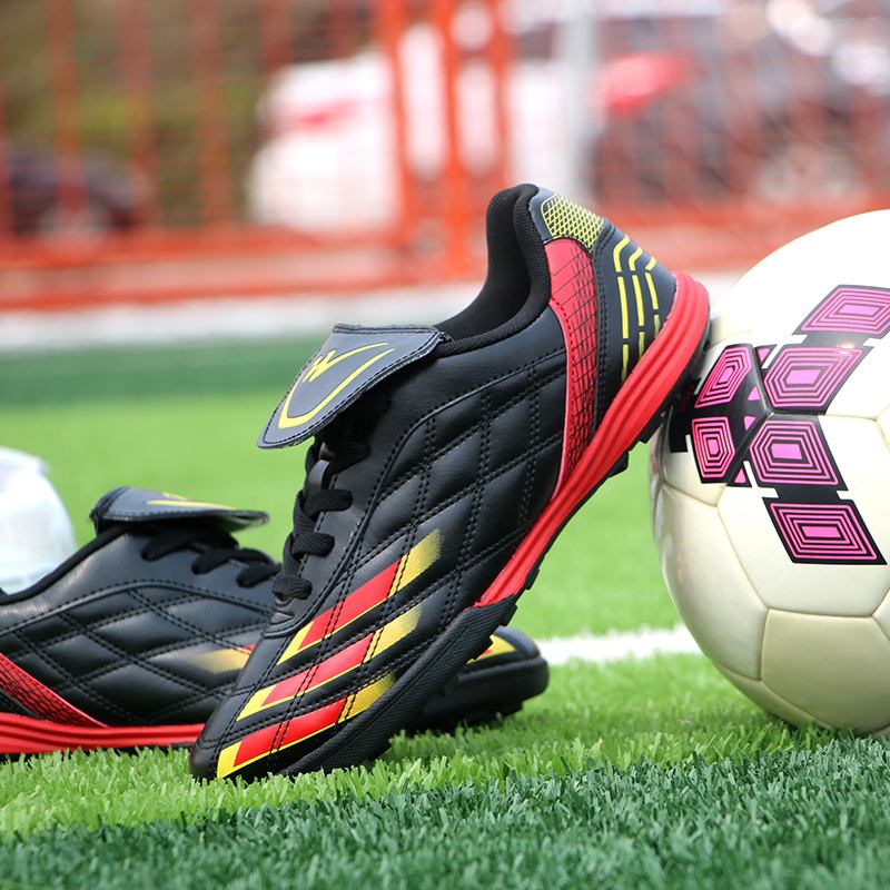 专业足球鞋鞋钉种类有哪些呢?