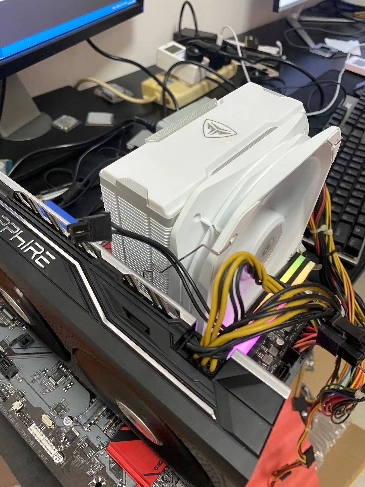 intel13代酷睿处理器第一版微码bug利用华硕技嘉精粤bios降温