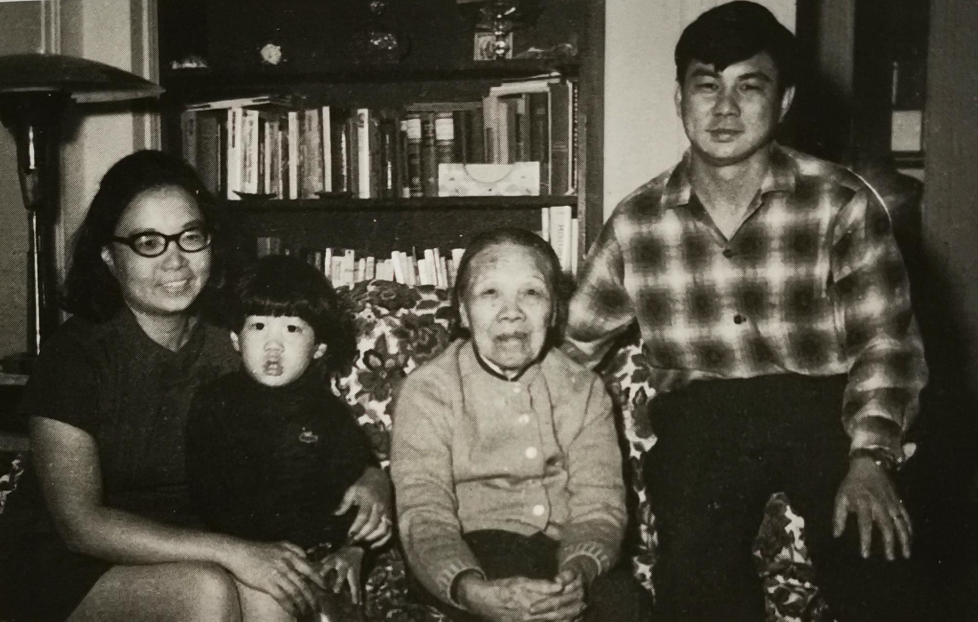 李宗仁死后:原配不顾劝阻毅然回国,三代全是美国籍信仰爱国主义