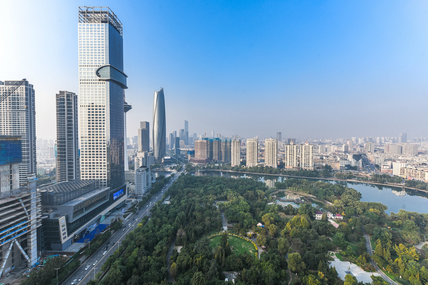 沈阳地标商旅酒店:坐享闹市繁华街景,被誉为富人区综合体!