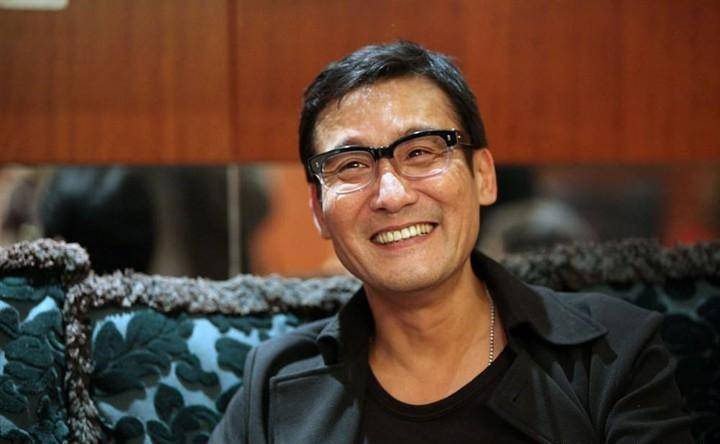 小鲜肉来学学什么叫演技!连农民都演得出神入化,不愧是千面影帝