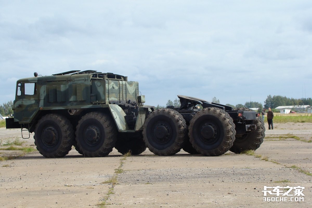 38.8升排量12缸发动机,百公里油耗75升,maz-537卡车怪兽见过吗