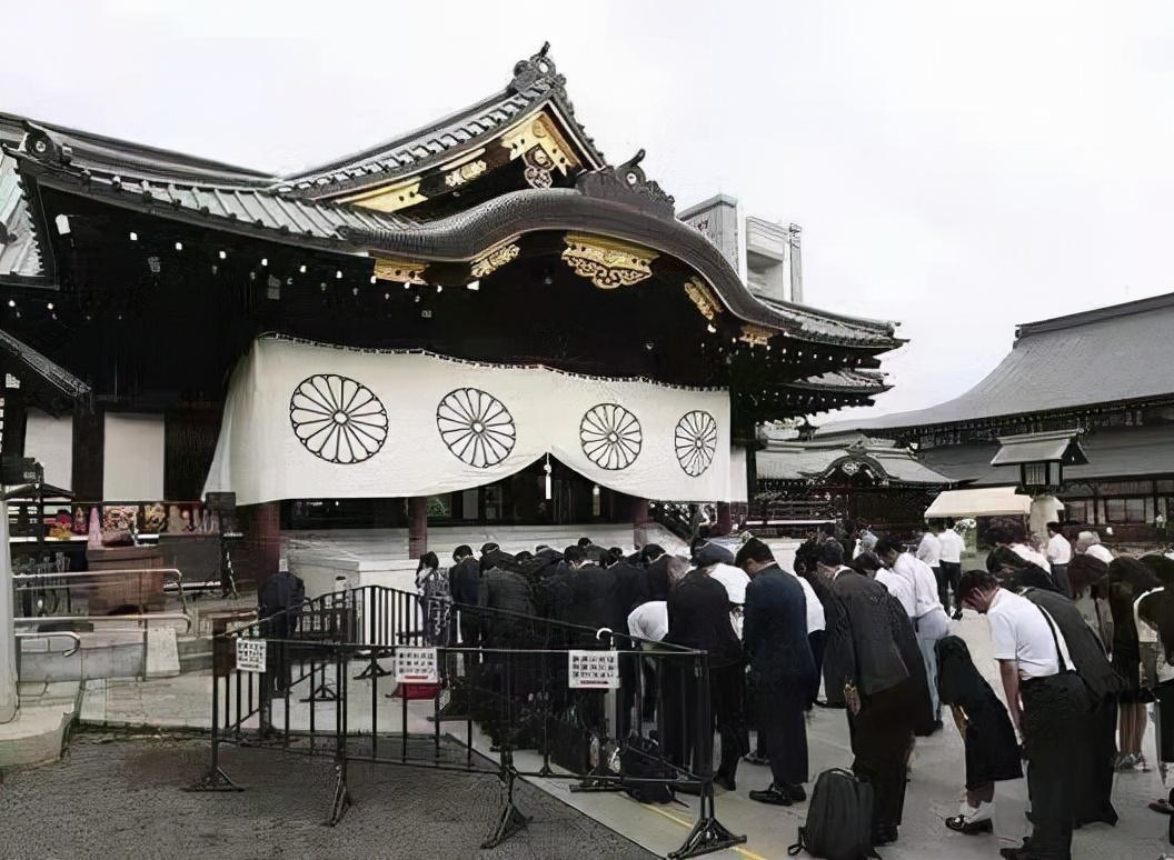 靖国神社被烧后的照片图片