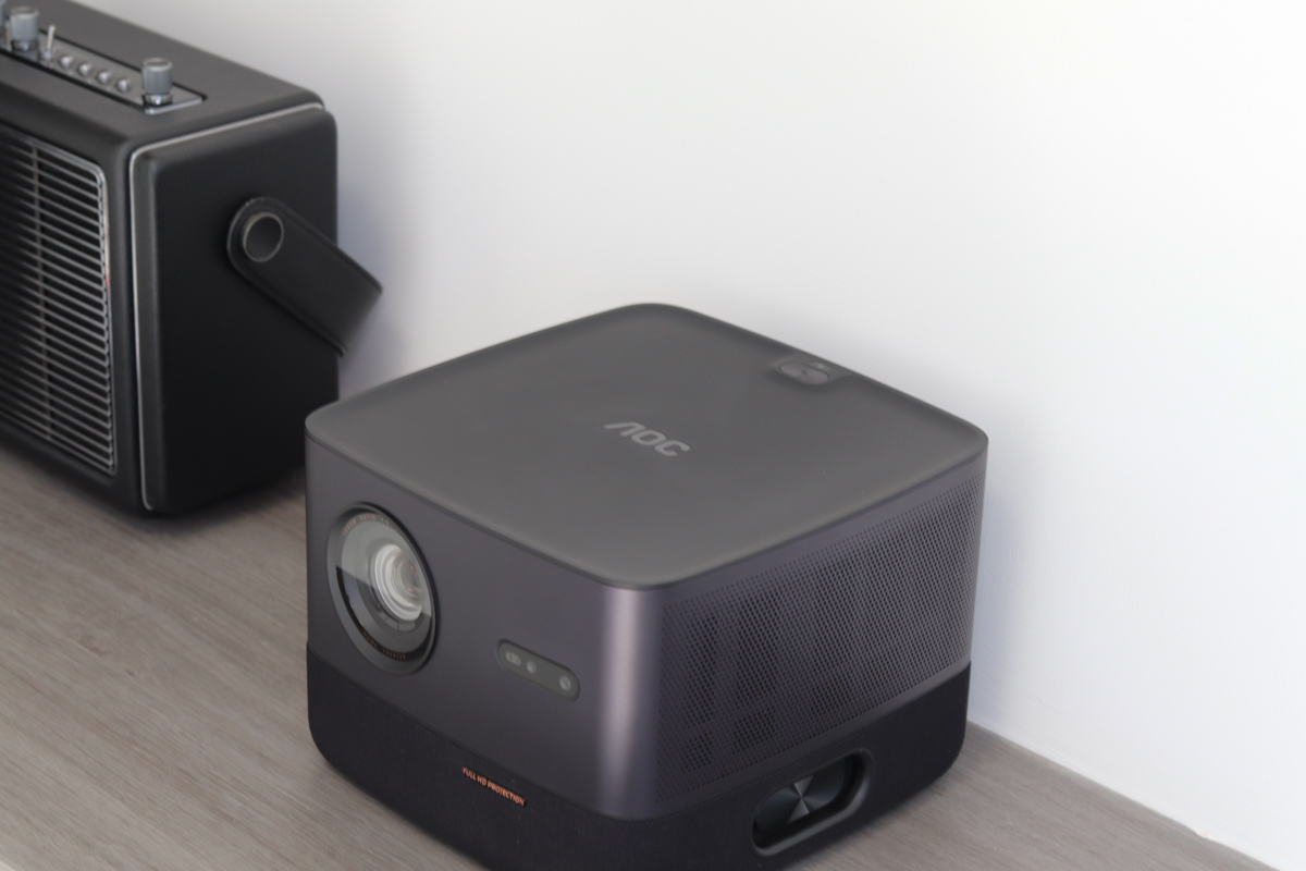 aoc k1智能投影:1300cvia亮度,投屏150寸,邻居直呼"太大了"