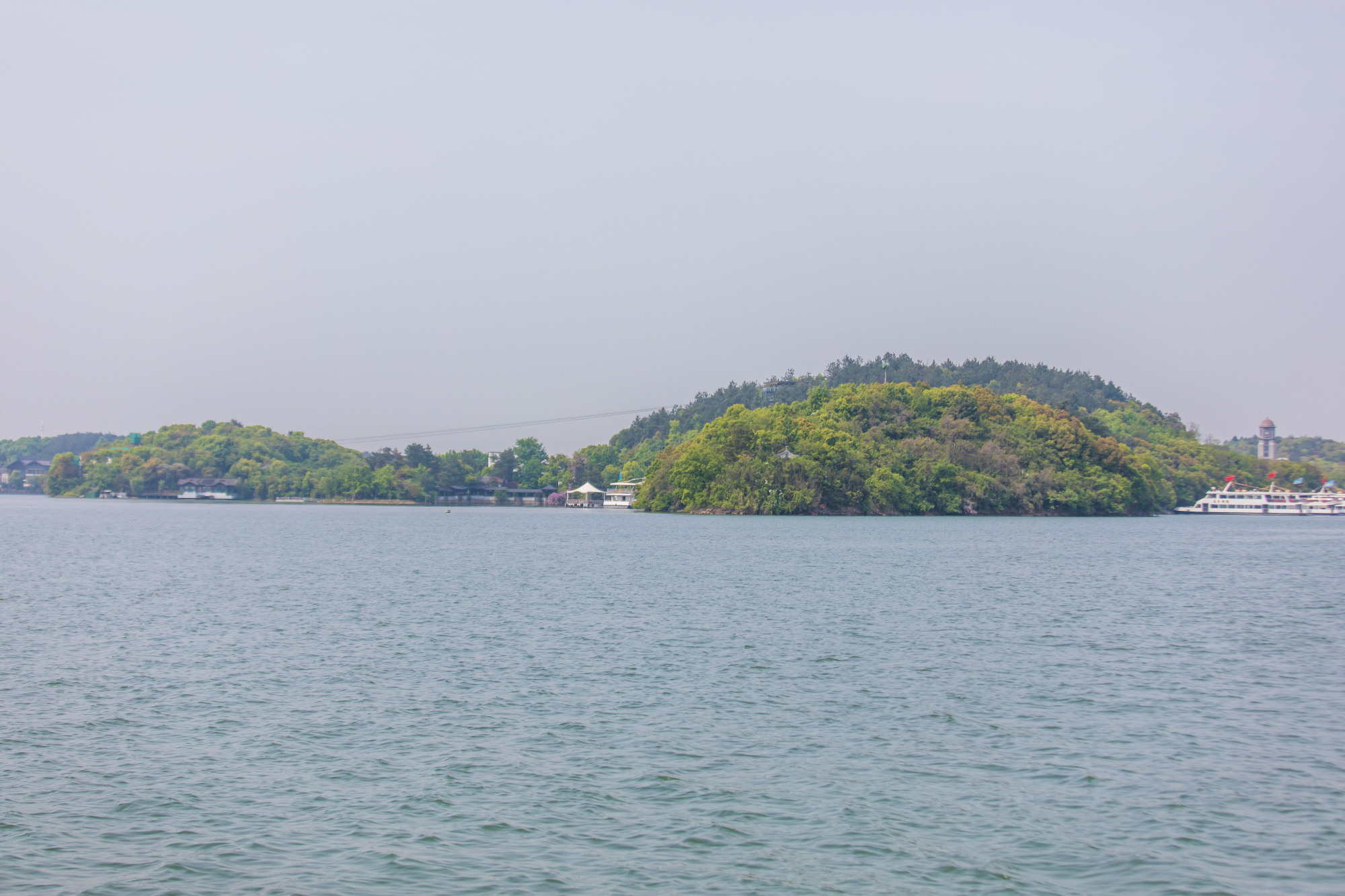 溧阳曾经的一座水库,如今变成了旅游胜地,山水绝佳的诗意江南