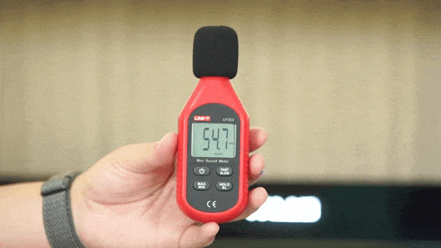 8m/s 据实测:低风档位下,风速为4.0m/s,高风档位下,风速为7.8m/s.