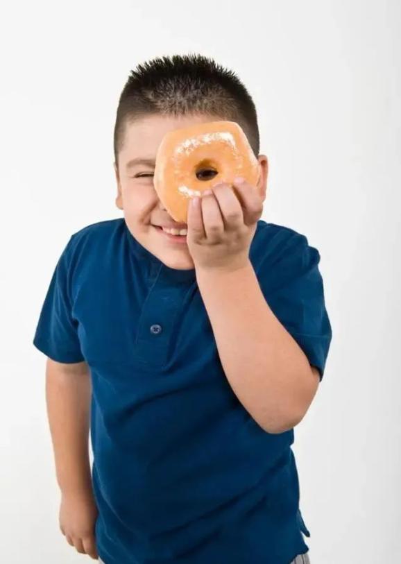 3岁小胖墩120斤,小小年纪就患有三高,关注儿童健康刻不容缓