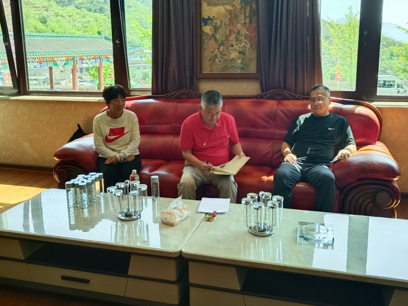 高扬的旗帜|张进宝:一心为民致富路 转型发展带头人