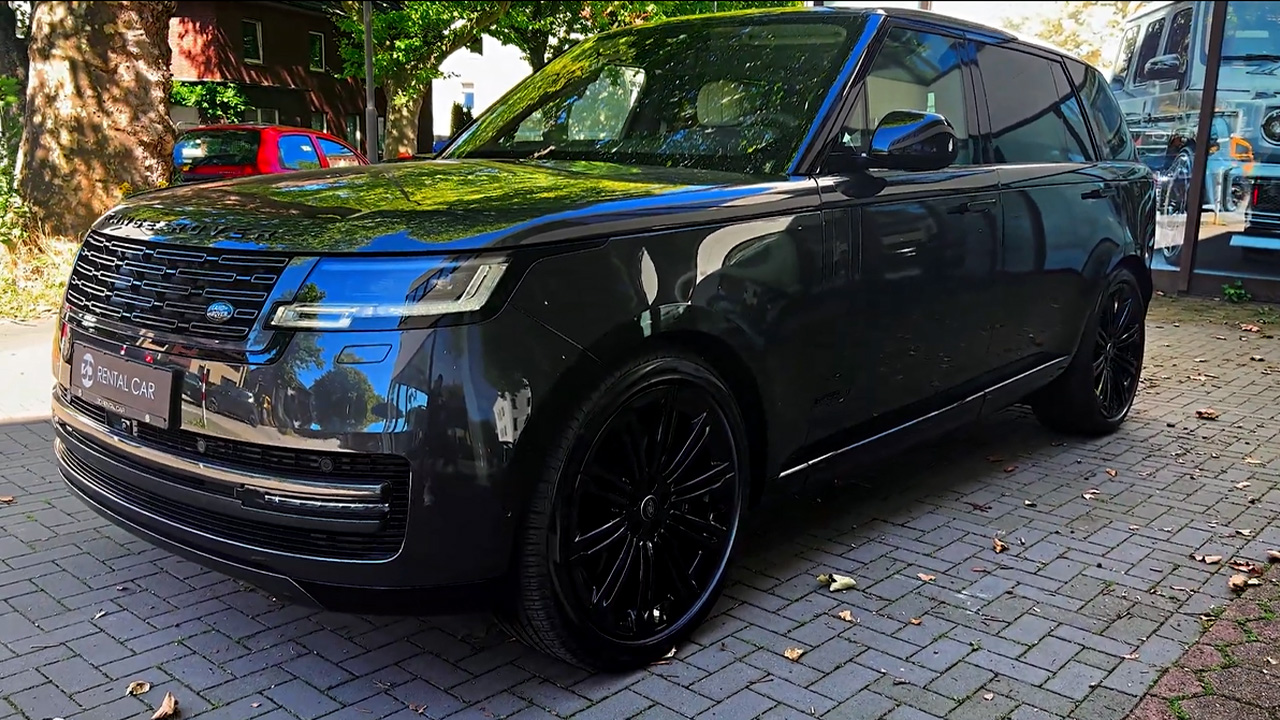 2024款路虎揽胜亮相广州车展,看完后我放弃了奔驰gls