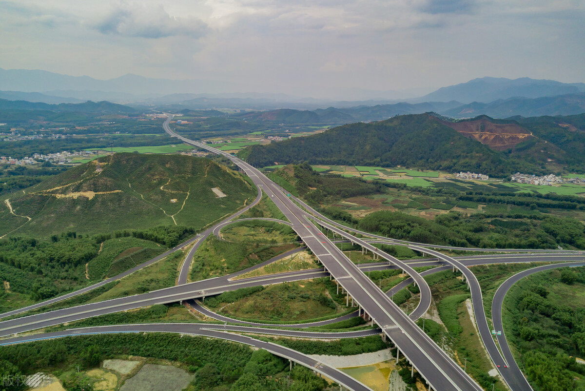 142.34 亿汕昆高速公路揭阳新亨至梅州畲江段及梅汕高速公路中标