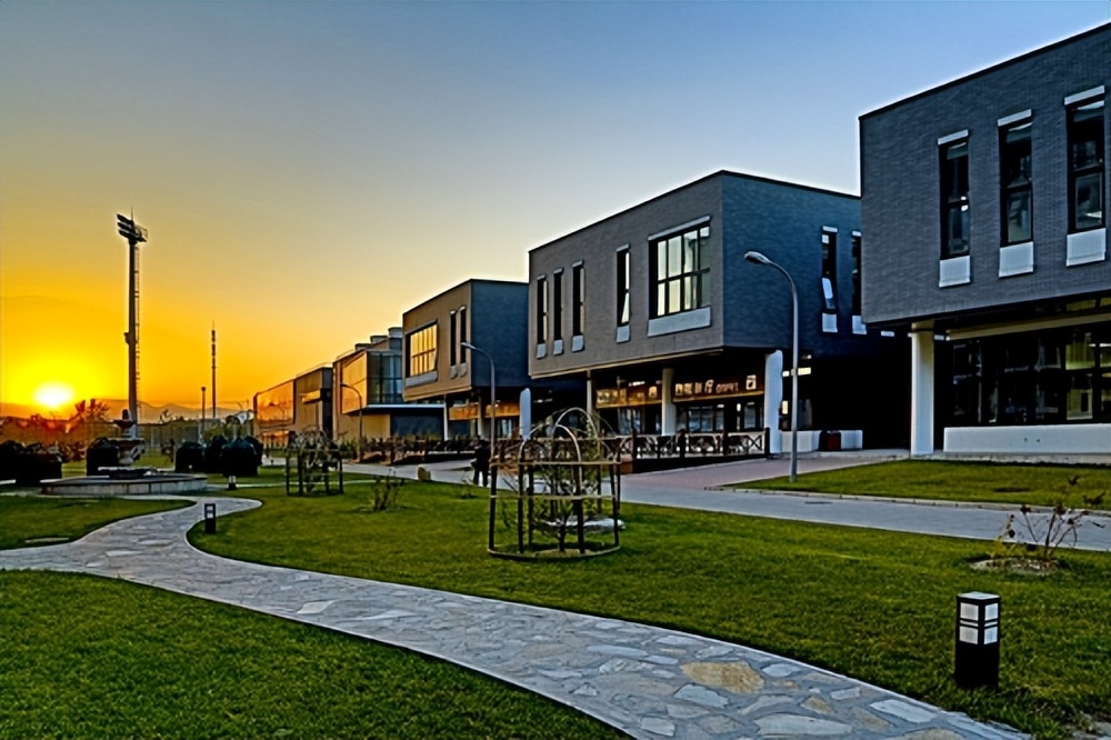 外交学院,北京电子科技学院各省市录取分数线分析,志愿参考