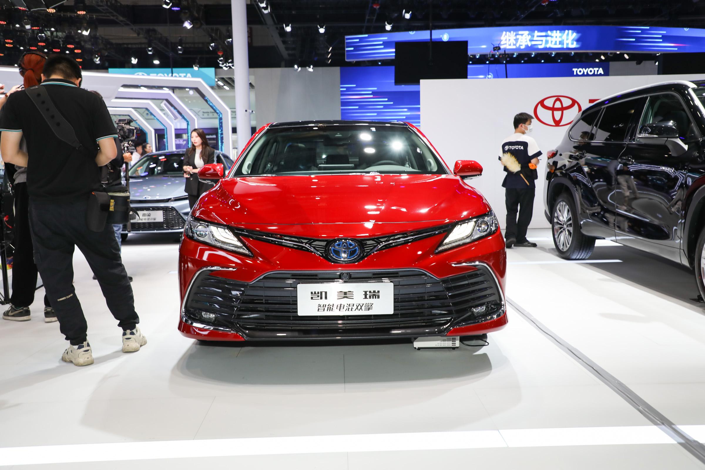 18万元起,20l cvt,实拍评测2023款丰田凯美瑞