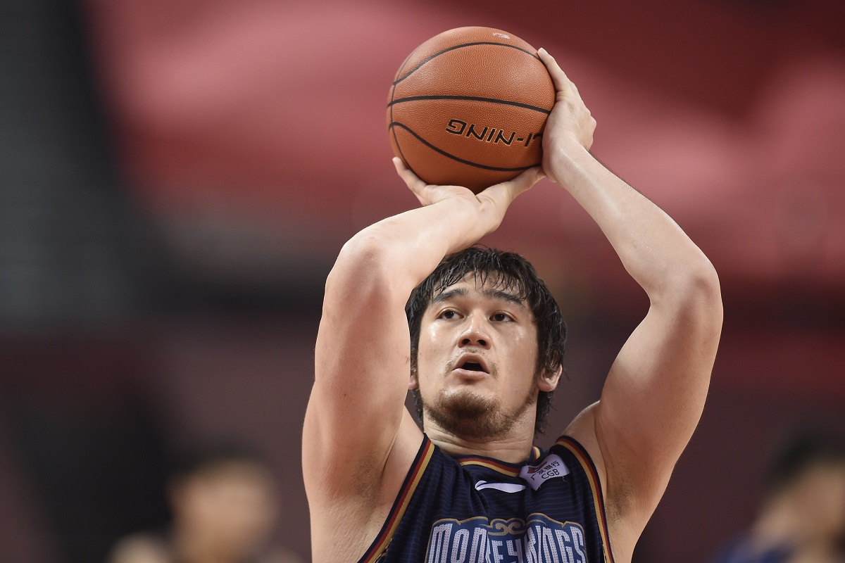 深圳男篮球员买尔丹违规被罚50万,其兄吐槽:"可以回家卖羊肉串了"