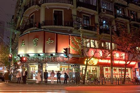 上海滩上,王宝和酒家有两大金字招牌——"酒祖宗"和"蟹大王"