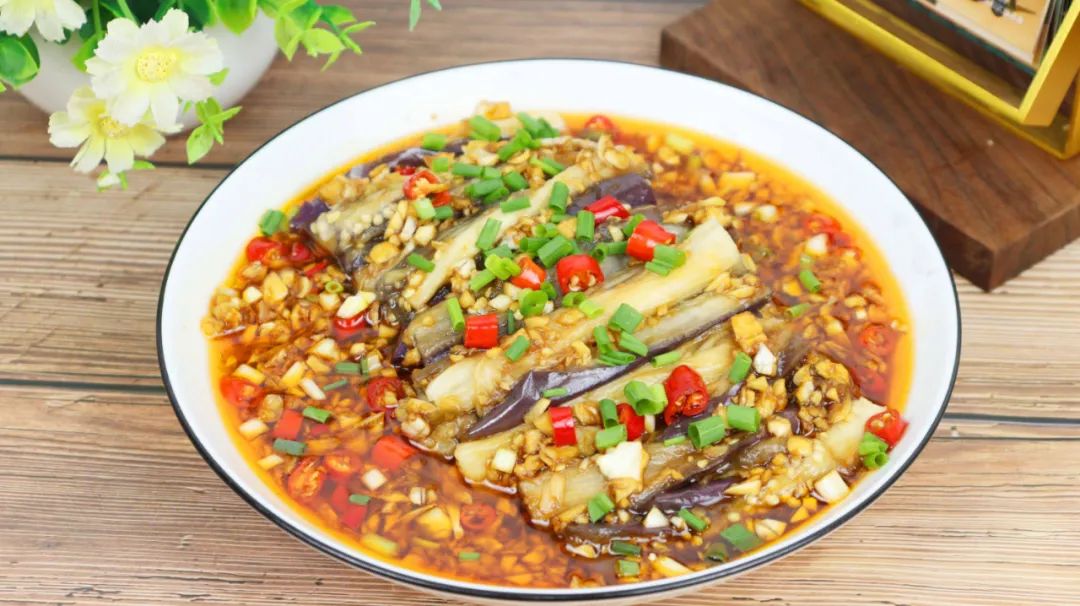 做蒜泥茄子,很多人第一步就错了,教你5个技巧,简单爽口超下饭