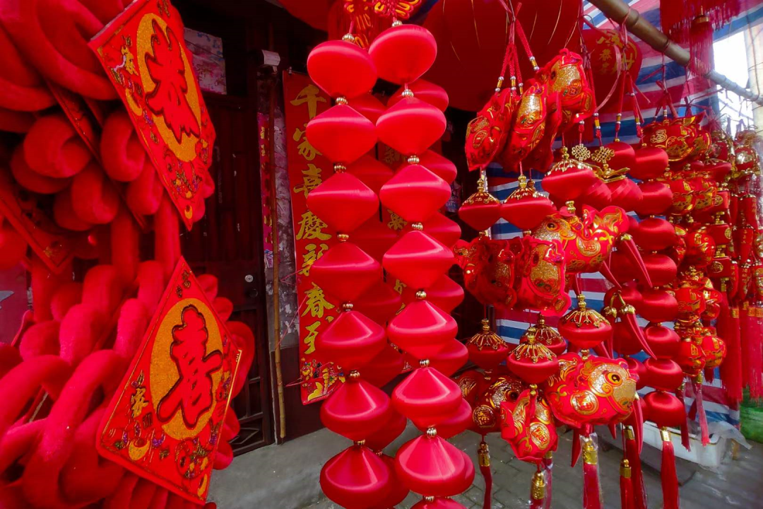 浉河区李家寨镇:腊月集市火火红红 烟火乡下年味浓浓