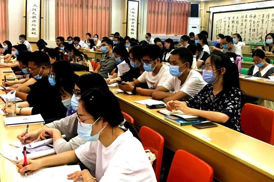 天津102中学老师照片图片