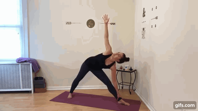 分享6种练习方法,带你感受不同状态的瑜伽三角式!