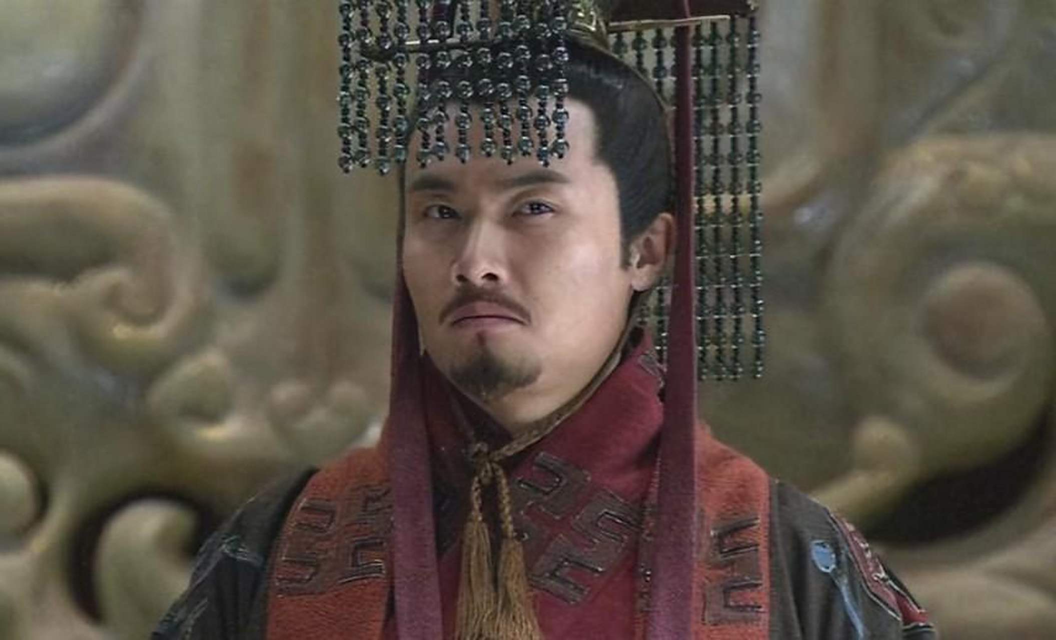 为了表达自己对曹丕的拥戴,曹植发挥了自己无尽的文采来撰写赞表,称赞