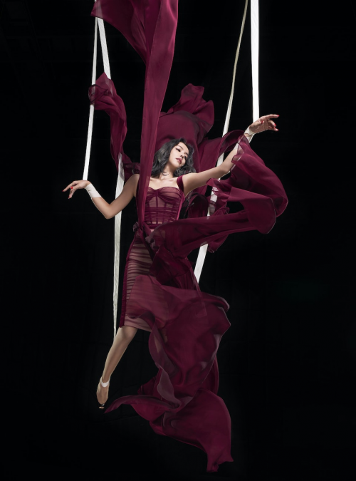 勇敢率真,打破成见丨李毓芬tia lee激励女性挣脱枷锁,找寻真我